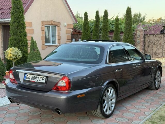 Сірий Ягуар Ікс Джей, об'ємом двигуна 2.7 л та пробігом 210 тис. км за 19999 $, фото 8 на Automoto.ua
