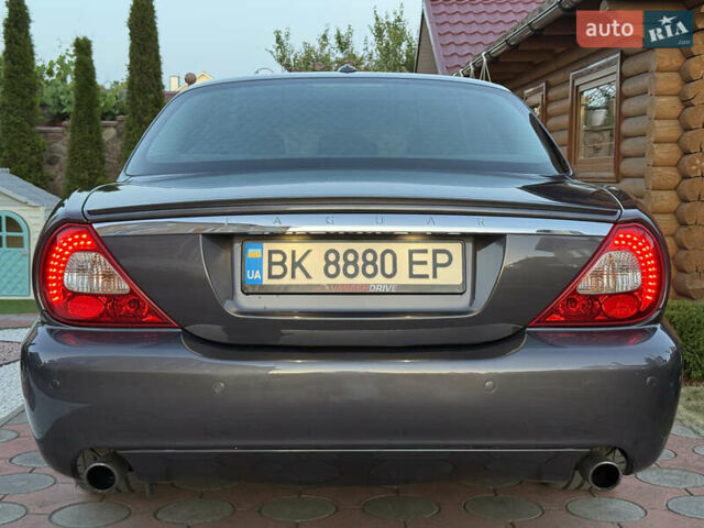 Сірий Ягуар Ікс Джей, об'ємом двигуна 2.7 л та пробігом 210 тис. км за 19999 $, фото 26 на Automoto.ua