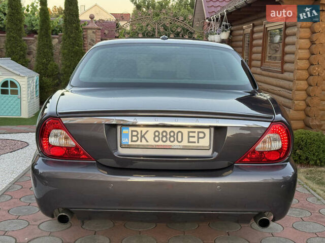 Сірий Ягуар Ікс Джей, об'ємом двигуна 2.7 л та пробігом 210 тис. км за 19999 $, фото 5 на Automoto.ua