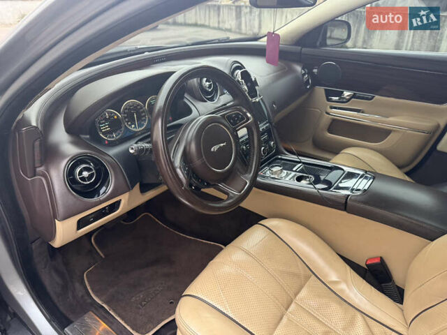 Серый Ягуар Икс Джей, объемом двигателя 3 л и пробегом 209 тыс. км за 27500 $, фото 71 на Automoto.ua