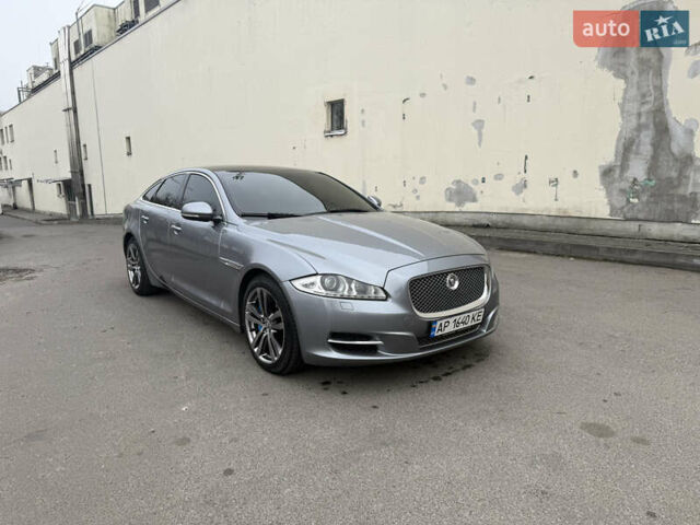 Серый Ягуар Икс Джей, объемом двигателя 3 л и пробегом 209 тыс. км за 27500 $, фото 80 на Automoto.ua