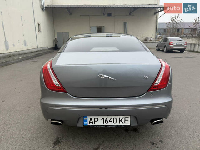 Серый Ягуар Икс Джей, объемом двигателя 3 л и пробегом 209 тыс. км за 27500 $, фото 39 на Automoto.ua