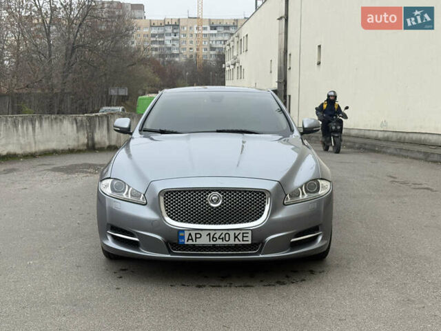 Серый Ягуар Икс Джей, объемом двигателя 3 л и пробегом 209 тыс. км за 27500 $, фото 78 на Automoto.ua
