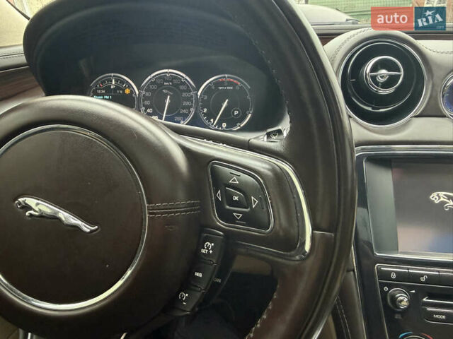 Серый Ягуар Икс Джей, объемом двигателя 3 л и пробегом 209 тыс. км за 27500 $, фото 9 на Automoto.ua