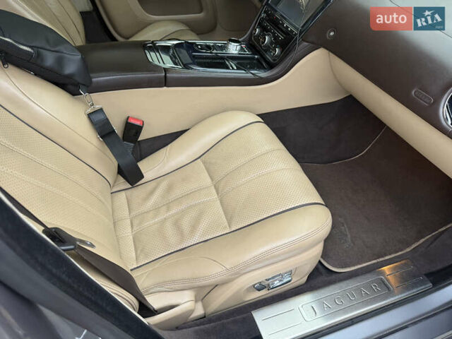 Серый Ягуар Икс Джей, объемом двигателя 3 л и пробегом 209 тыс. км за 27500 $, фото 55 на Automoto.ua