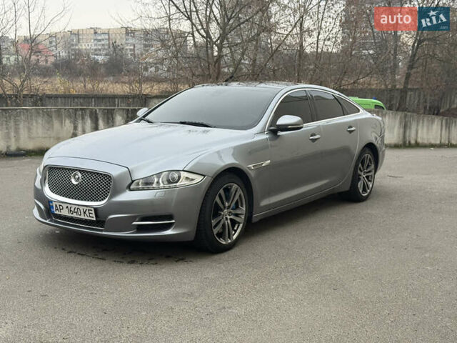 Серый Ягуар Икс Джей, объемом двигателя 3 л и пробегом 209 тыс. км за 27500 $, фото 82 на Automoto.ua