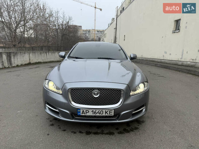Серый Ягуар Икс Джей, объемом двигателя 3 л и пробегом 209 тыс. км за 27500 $, фото 44 на Automoto.ua