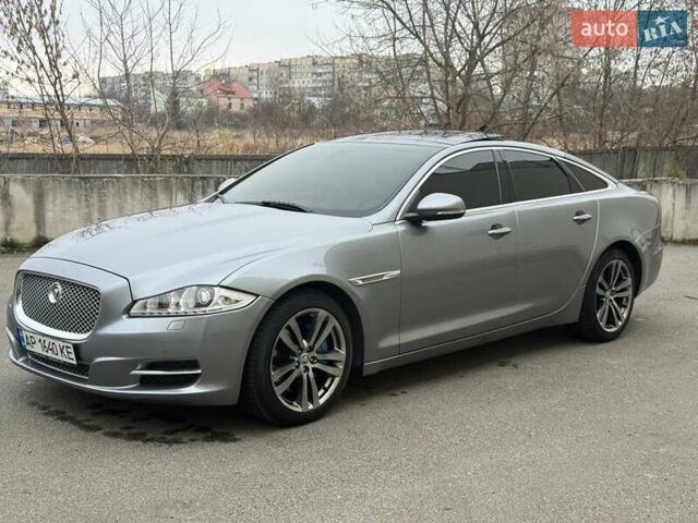 Серый Ягуар Икс Джей, объемом двигателя 3 л и пробегом 209 тыс. км за 27500 $, фото 24 на Automoto.ua