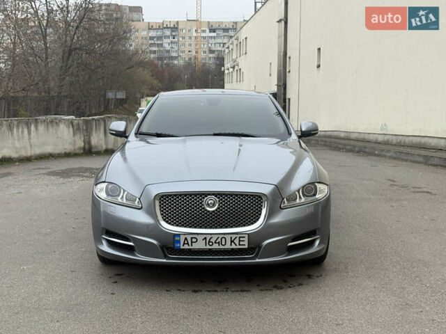 Серый Ягуар Икс Джей, объемом двигателя 3 л и пробегом 209 тыс. км за 27500 $, фото 79 на Automoto.ua