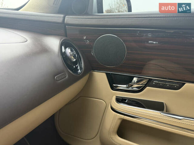 Серый Ягуар Икс Джей, объемом двигателя 3 л и пробегом 209 тыс. км за 27500 $, фото 30 на Automoto.ua