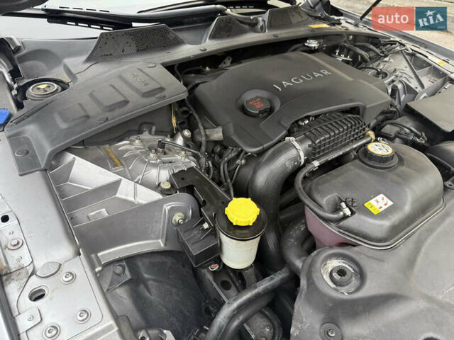 Серый Ягуар Икс Джей, объемом двигателя 3 л и пробегом 209 тыс. км за 27500 $, фото 18 на Automoto.ua