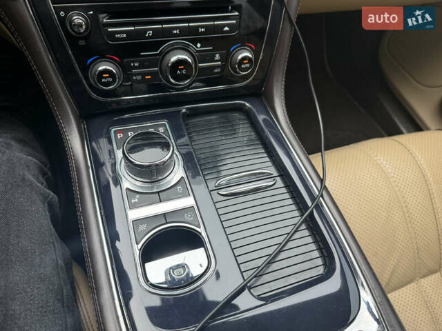 Серый Ягуар Икс Джей, объемом двигателя 3 л и пробегом 209 тыс. км за 27500 $, фото 33 на Automoto.ua