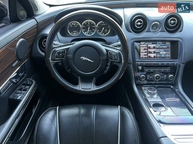 Ягуар Икс Джей 2013 в Киеве на Automoto.ua Серый Ягуар Икс Джей, объемом двигателя 3 л и пробегом 274 тыс. км за 18800 $, фото 32 на Automoto.ua