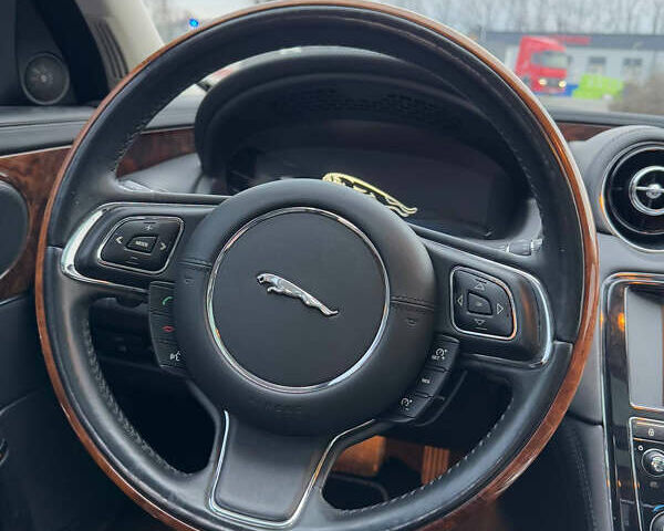 Ягуар Икс Джей 2013 в Виннице на Automoto.ua Серый Ягуар Икс Джей, объемом двигателя 3 л и пробегом 110 тыс. км за 22000 $, фото 15 на Automoto.ua