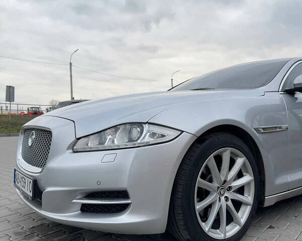 Ягуар Икс Джей 2013 в Виннице на Automoto.ua Серый Ягуар Икс Джей, объемом двигателя 3 л и пробегом 110 тыс. км за 22000 $, фото 3 на Automoto.ua