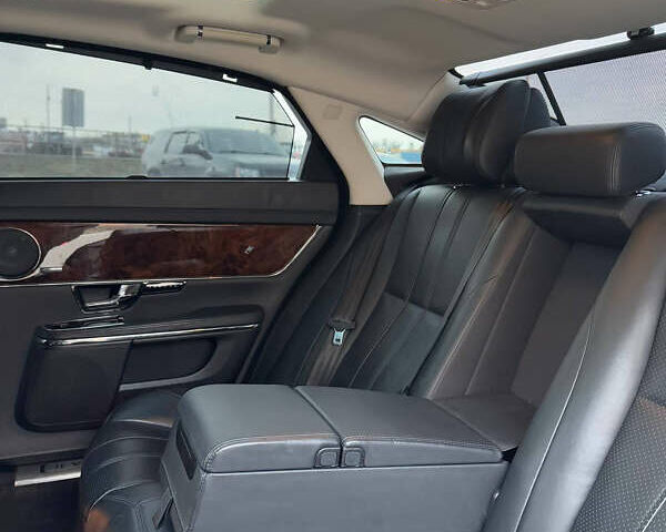 Ягуар Икс Джей 2013 в Виннице на Automoto.ua Серый Ягуар Икс Джей, объемом двигателя 3 л и пробегом 110 тыс. км за 22000 $, фото 20 на Automoto.ua