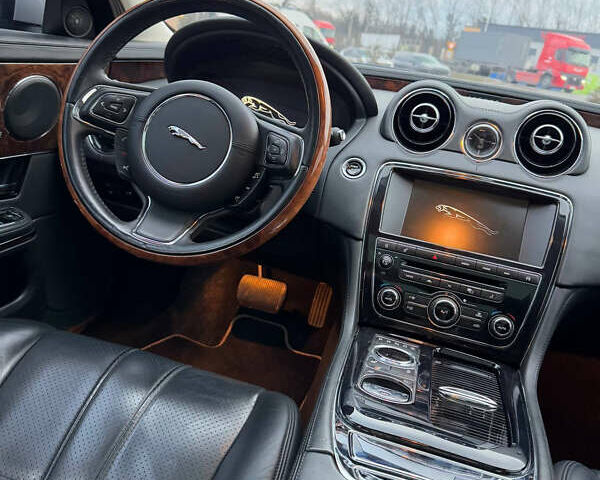 Ягуар Икс Джей 2013 в Виннице на Automoto.ua Серый Ягуар Икс Джей, объемом двигателя 3 л и пробегом 110 тыс. км за 22000 $, фото 14 на Automoto.ua