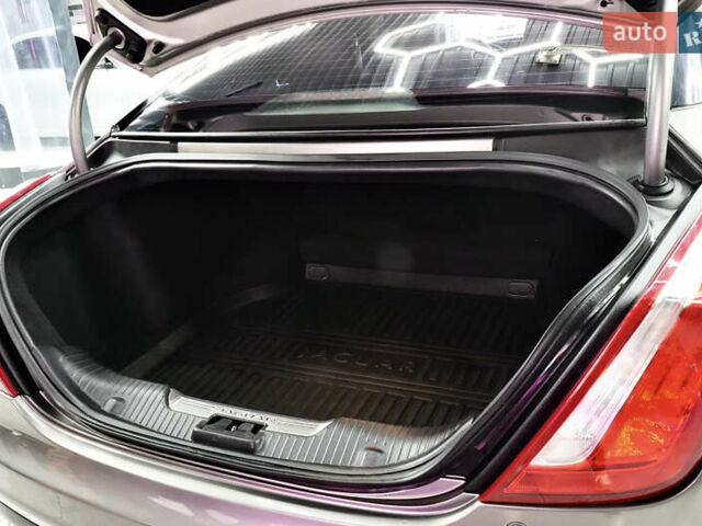 Ягуар Икс Джей 2017 в Житомире на Automoto.ua Серый Ягуар Икс Джей, объемом двигателя 3 л и пробегом 169 тыс. км за 22000 $, фото 7 на Automoto.ua