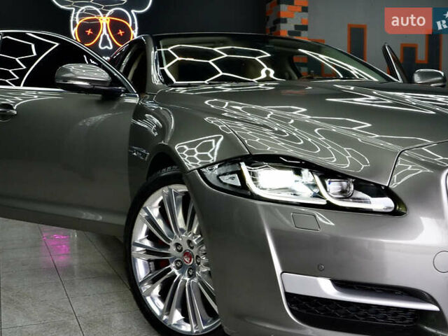 Ягуар Икс Джей 2017 в Житомире на Automoto.ua Серый Ягуар Икс Джей, объемом двигателя 3 л и пробегом 169 тыс. км за 22000 $, фото 2 на Automoto.ua