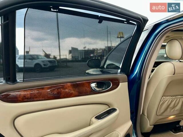 Синий Ягуар Икс Джей, объемом двигателя 3.5 л и пробегом 120 тыс. км за 25000 $, фото 35 на Automoto.ua
