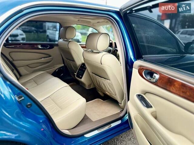 Синий Ягуар Икс Джей, объемом двигателя 3.5 л и пробегом 120 тыс. км за 19000 $, фото 16 на Automoto.ua