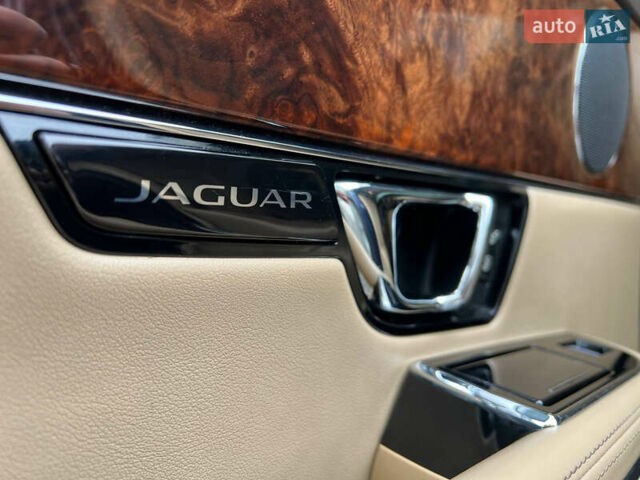 Синий Ягуар Икс Джей, объемом двигателя 2.99 л и пробегом 140 тыс. км за 24850 $, фото 46 на Automoto.ua