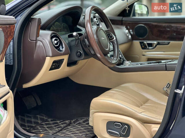 Синий Ягуар Икс Джей, объемом двигателя 2.99 л и пробегом 140 тыс. км за 24850 $, фото 29 на Automoto.ua