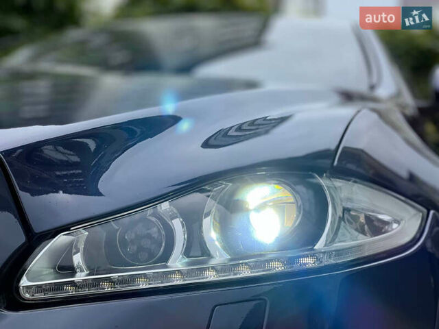 Синий Ягуар Икс Джей, объемом двигателя 2.99 л и пробегом 140 тыс. км за 24850 $, фото 9 на Automoto.ua