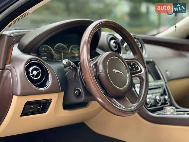 Синий Ягуар Икс Джей, объемом двигателя 2.99 л и пробегом 140 тыс. км за 24850 $, фото 30 на Automoto.ua