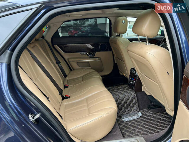 Синий Ягуар Икс Джей, объемом двигателя 2.99 л и пробегом 140 тыс. км за 24850 $, фото 54 на Automoto.ua