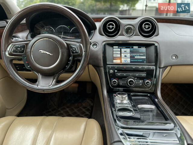 Ягуар Икс Джей 2014 в Ивано-Франковске на Automoto.ua Синий Ягуар Икс Джей, объемом двигателя 2.99 л и пробегом 138 тыс. км за 26000 $, фото 74 на Automoto.ua