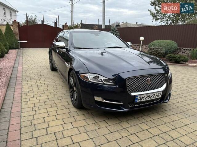 Синий Ягуар Икс Джей, объемом двигателя 3 л и пробегом 147 тыс. км за 24700 $, фото 1 на Automoto.ua