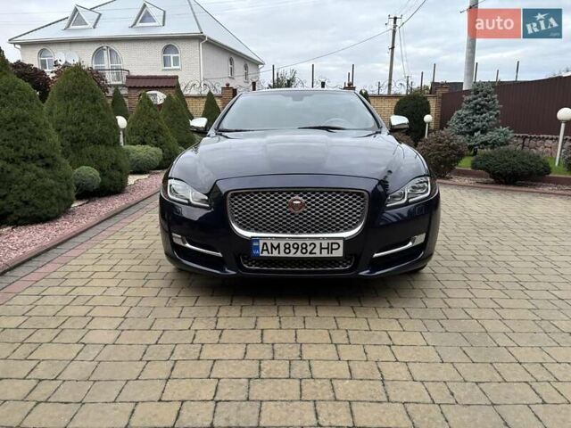 Синий Ягуар Икс Джей, объемом двигателя 3 л и пробегом 147 тыс. км за 24700 $, фото 2 на Automoto.ua