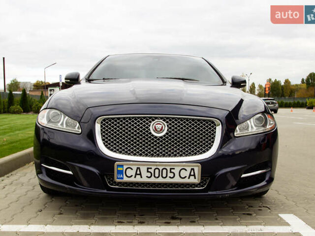 Синий Ягуар Икс Джей, объемом двигателя 3 л и пробегом 177 тыс. км за 15150 $, фото 4 на Automoto.ua