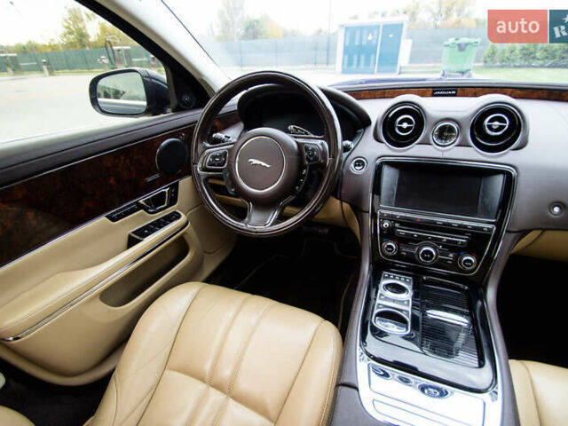 Синий Ягуар Икс Джей, объемом двигателя 3 л и пробегом 177 тыс. км за 15150 $, фото 24 на Automoto.ua
