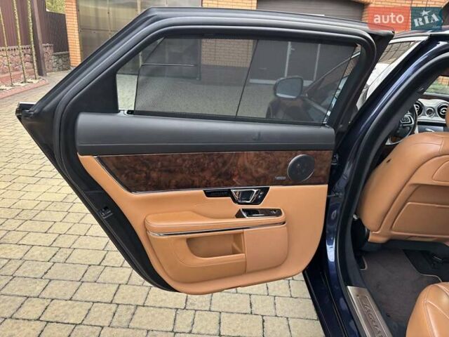 Синий Ягуар Икс Джей, объемом двигателя 3 л и пробегом 147 тыс. км за 24700 $, фото 50 на Automoto.ua