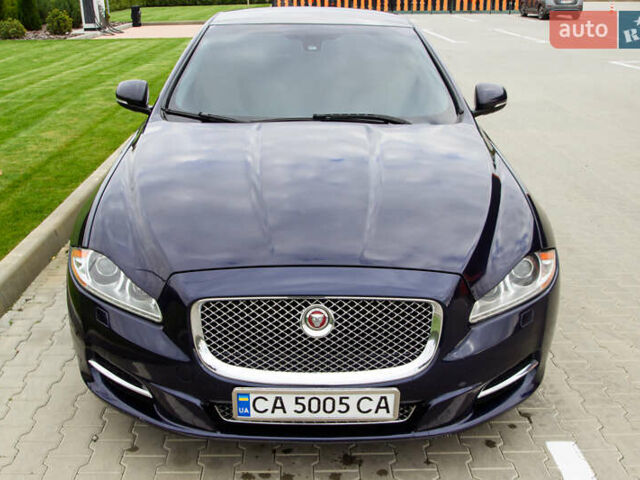 Синий Ягуар Икс Джей, объемом двигателя 3 л и пробегом 177 тыс. км за 15150 $, фото 3 на Automoto.ua