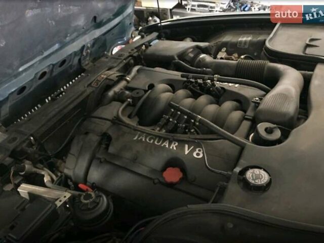 Зеленый Ягуар Икс Джей, объемом двигателя 3.2 л и пробегом 198 тыс. км за 17200 $, фото 1 на Automoto.ua