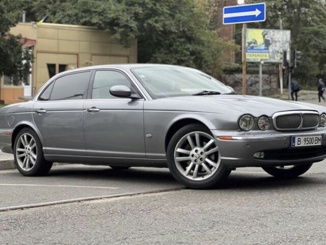 Сірий Ягуар ХДЖ8, об'ємом двигуна 4.2 л та пробігом 98 тис. км за 2200 $, фото 5 на Automoto.ua