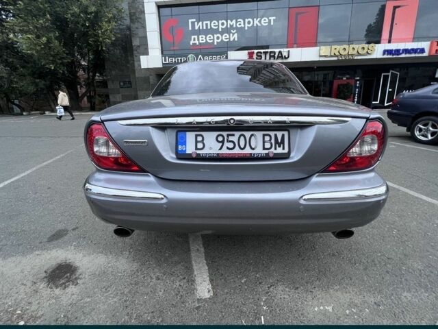 Сірий Ягуар ХДЖ8, об'ємом двигуна 4.2 л та пробігом 98 тис. км за 2200 $, фото 2 на Automoto.ua