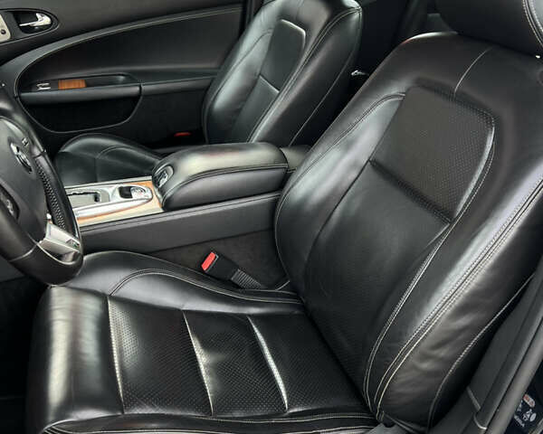 Чорний Ягуар ХК, об'ємом двигуна 4.2 л та пробігом 78 тис. км за 24000 $, фото 19 на Automoto.ua