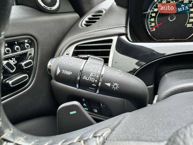 Черный Ягуар ХК, объемом двигателя 5 л и пробегом 65 тыс. км за 27990 $, фото 17 на Automoto.ua