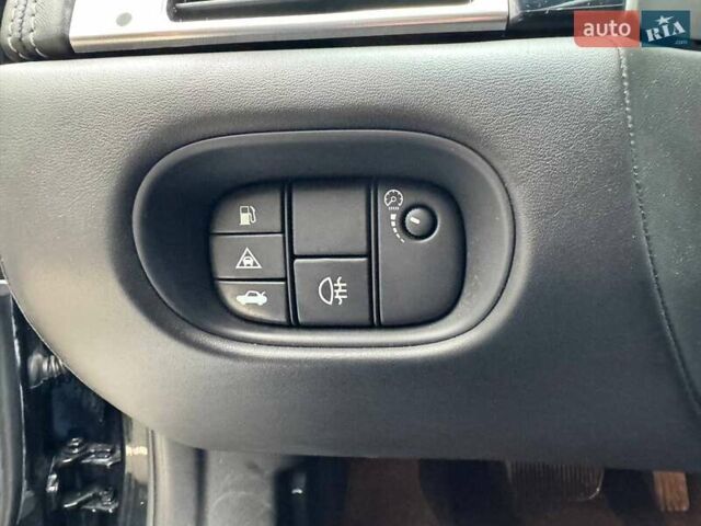 Черный Ягуар ХК, объемом двигателя 5 л и пробегом 65 тыс. км за 27990 $, фото 16 на Automoto.ua