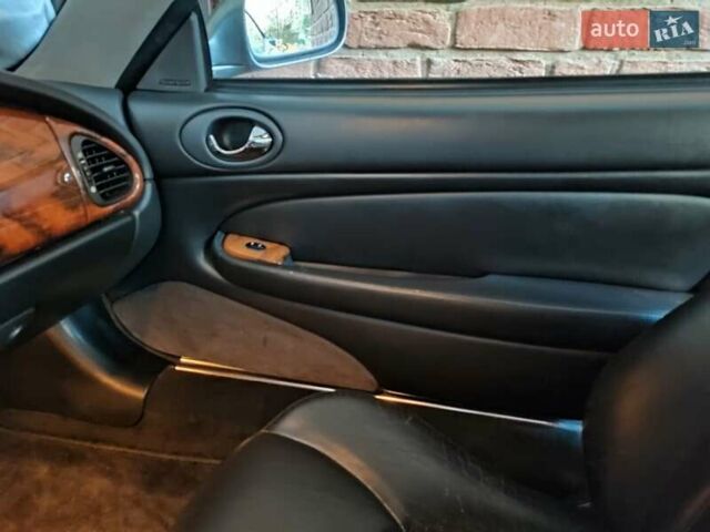 Синий Ягуар ХК, объемом двигателя 4 л и пробегом 999 тыс. км за 20960 $, фото 8 на Automoto.ua