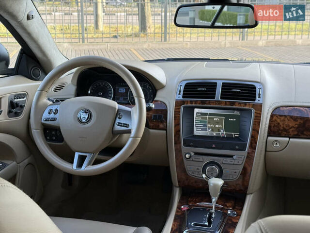 Зелений Ягуар ХК, об'ємом двигуна 4.2 л та пробігом 125 тис. км за 23900 $, фото 27 на Automoto.ua