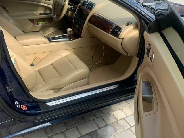 Синій Ягуар ХКР, об'ємом двигуна 4.2 л та пробігом 80 тис. км за 21292 $, фото 5 на Automoto.ua