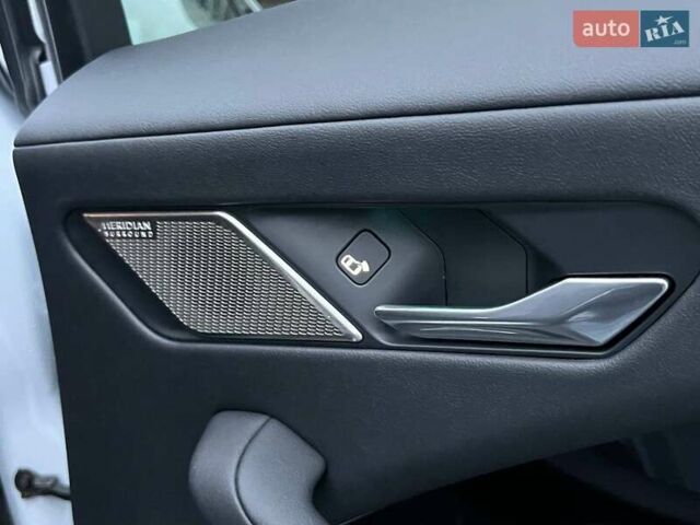 Білий Ягуар I-Pace, об'ємом двигуна 0 л та пробігом 150 тис. км за 21990 $, фото 30 на Automoto.ua