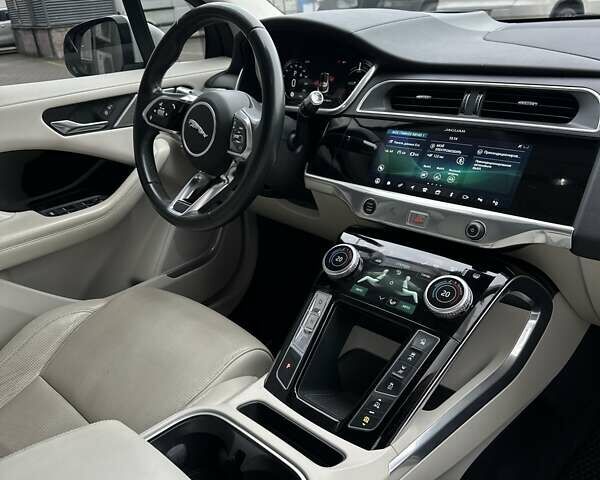Білий Ягуар I-Pace, об'ємом двигуна 0 л та пробігом 85 тис. км за 24900 $, фото 30 на Automoto.ua