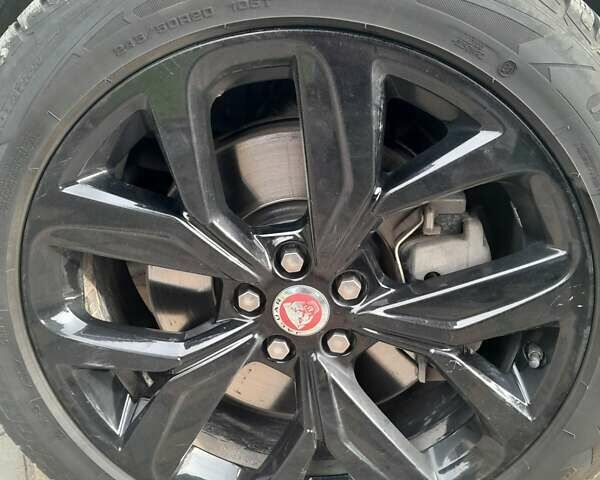 Белый Ягуар I-Pace, объемом двигателя 0 л и пробегом 140 тыс. км за 24000 $, фото 9 на Automoto.ua