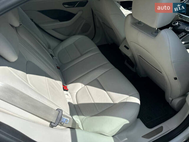 Белый Ягуар I-Pace, объемом двигателя 0 л и пробегом 44 тыс. км за 27800 $, фото 35 на Automoto.ua